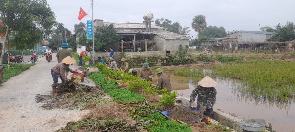 Công an xã hỗ trợ thôn Yên Thành xây dựng Khu dân cư NTM kiểu mẫu